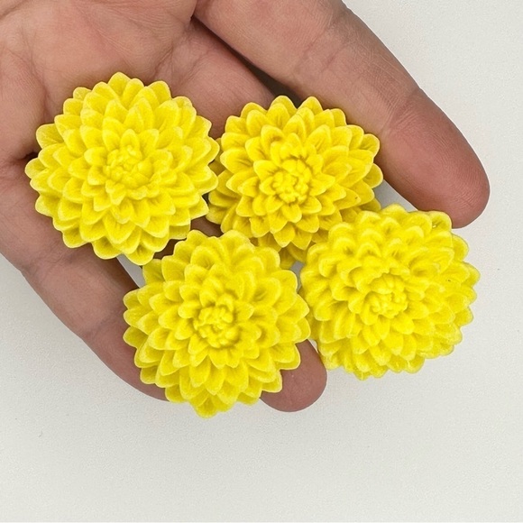 LOT OF 4 Yellow Flower Rings Bundle - Adjustable - SOLD AS IS - Picture 1 of 8